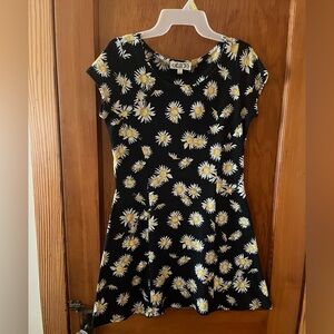 Cute skater dress with daisy print